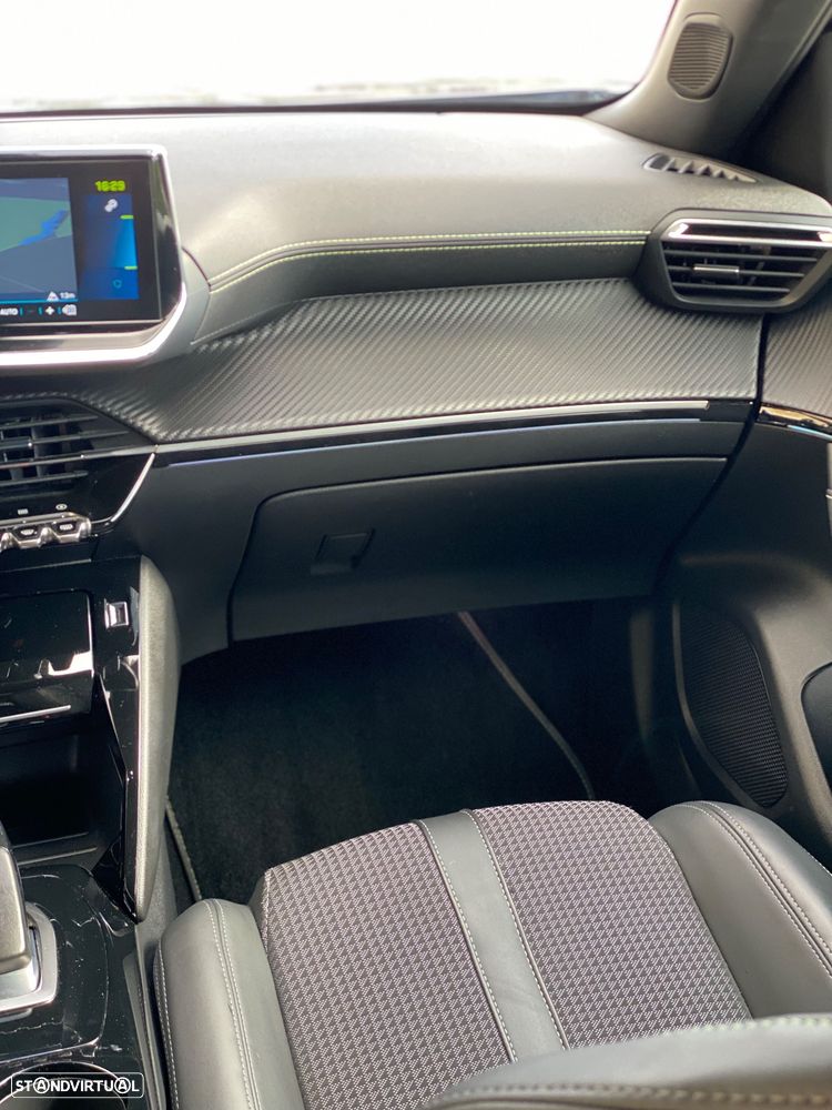 Peugeot 2008 - 12
