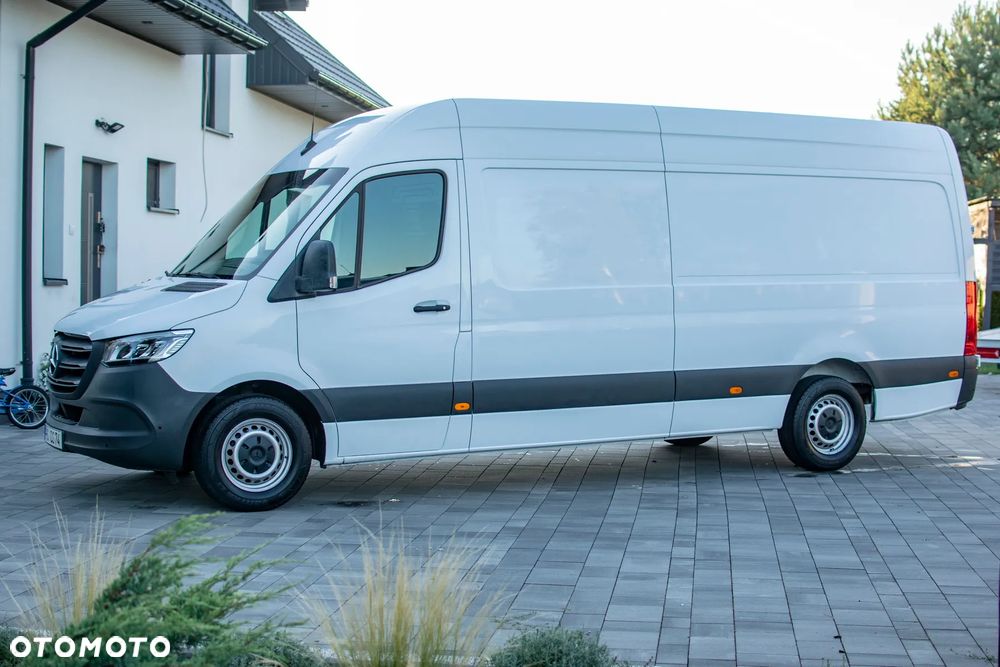 Mercedes-Benz Sprinter 319 - 19