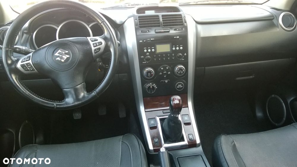 Suzuki Grand Vitara 2.0 Comfort - 10