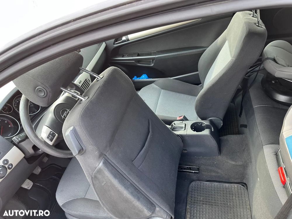 Opel Astra GTC 1.3 CDTI - 8