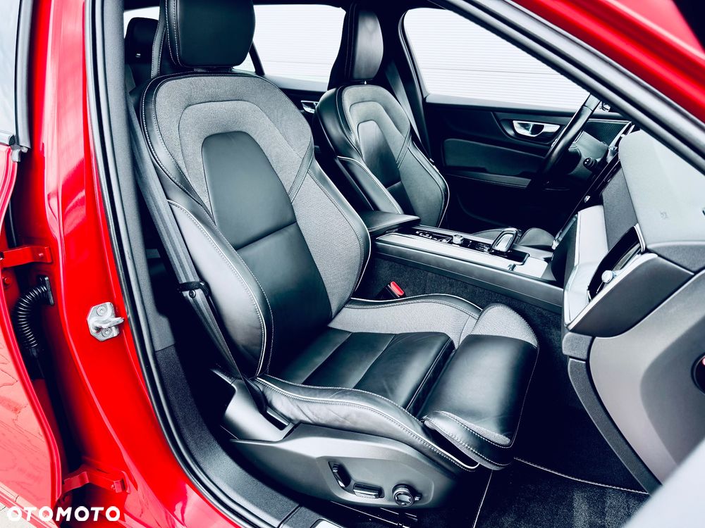 Volvo V60 B3 B R-Design - 7