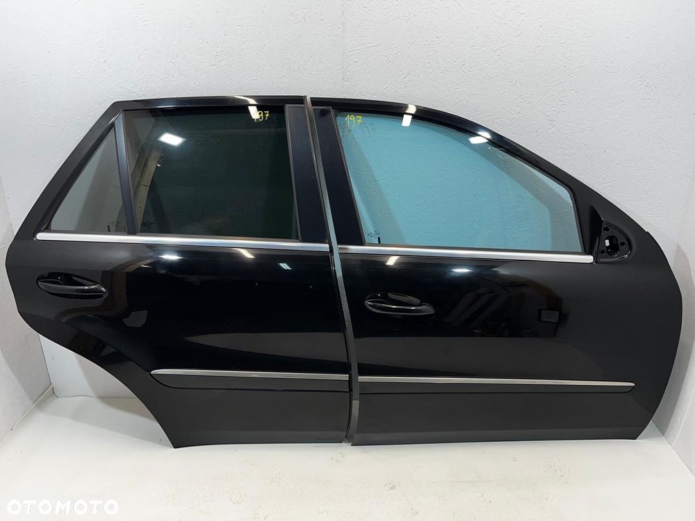 MERCEDES ML W164 LIFT DRZWI PRAWE PRZÓD 197 KOMPLETNE STAN BDB - 1