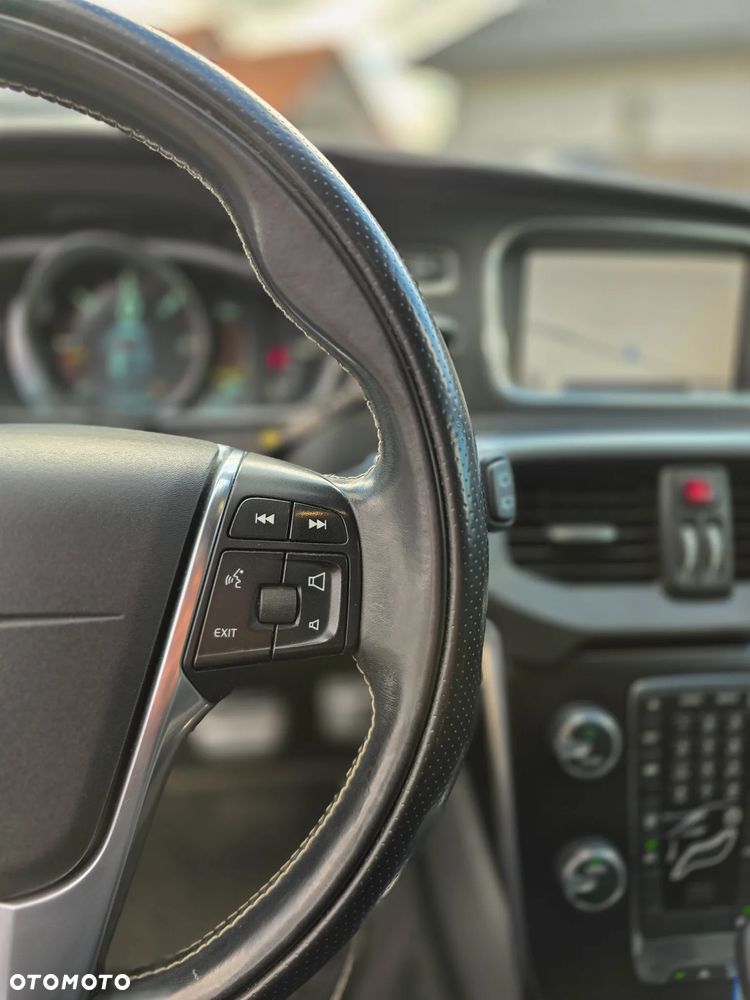 Volvo V40 D3 Geartronic R Design - 23