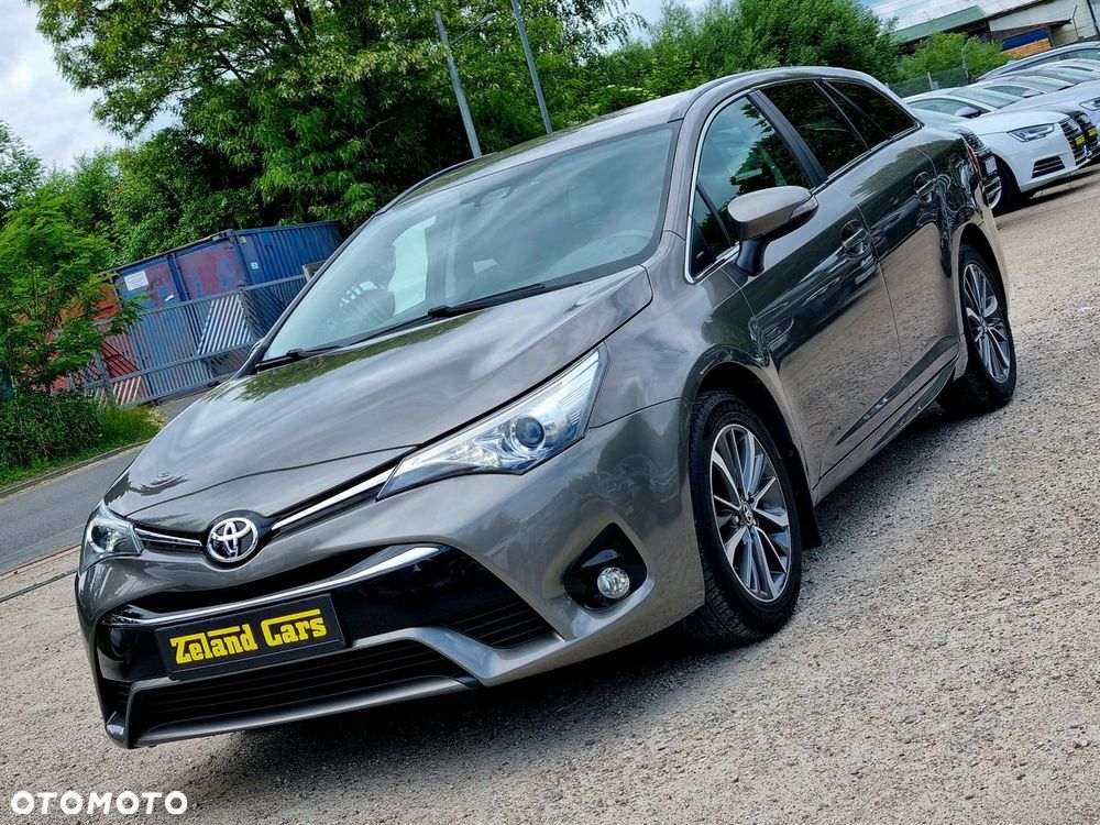 Toyota Avensis 1.8 Premium MS - 1