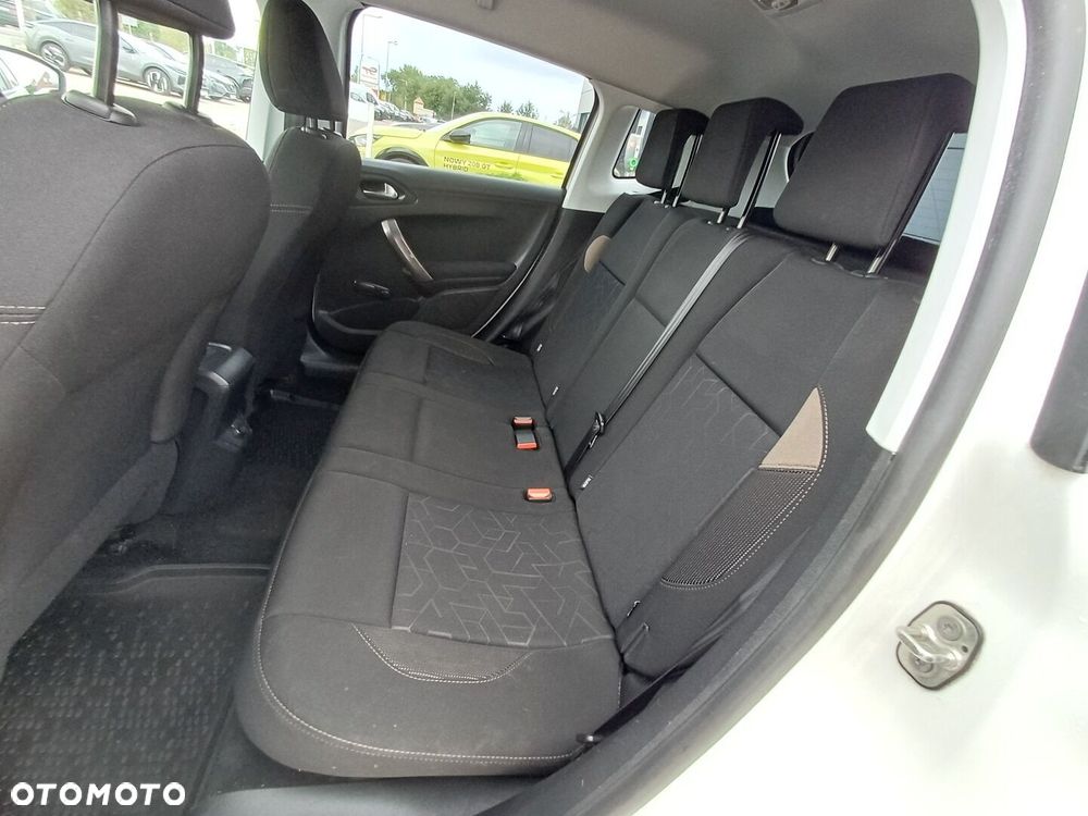 Peugeot 2008 1.2 Pure Tech Style S&S - 28
