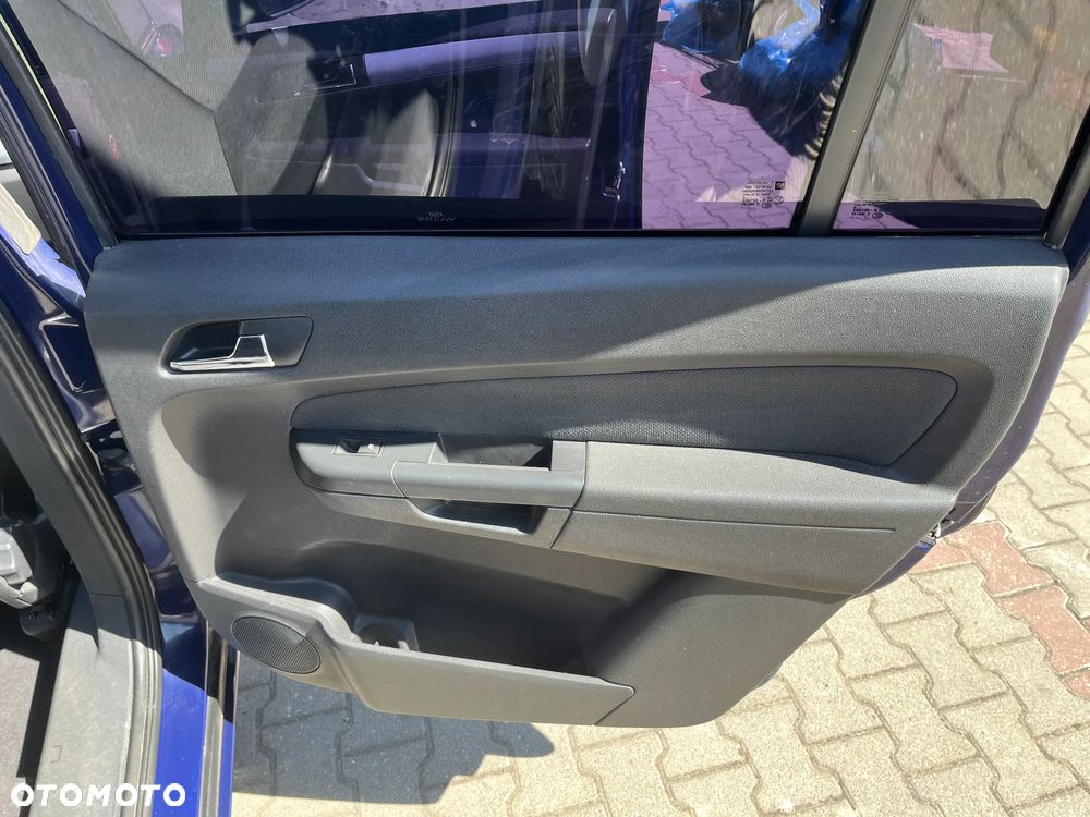 Opel Zafira 1.6 Essentia - 16