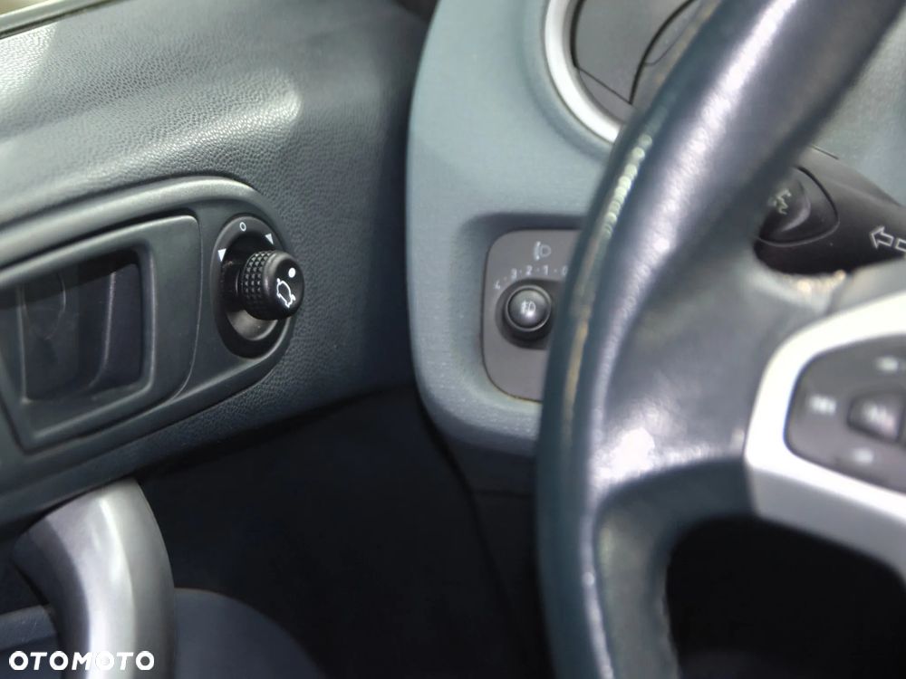 Ford Fiesta 1.25 SYNC Edition - 24