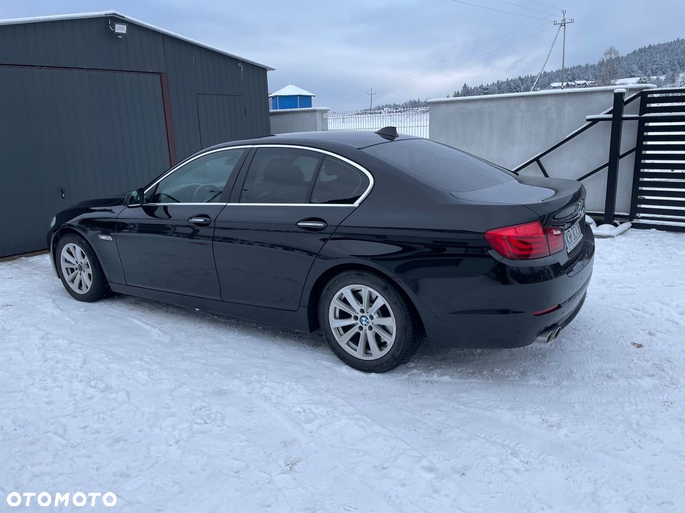 BMW Seria 5 530d xDrive - 14