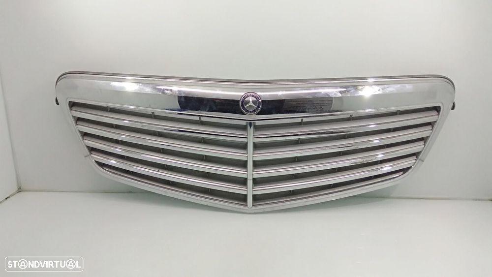 GRELHA DA FRENTE MERCEDES-BENZ CLASE - 1