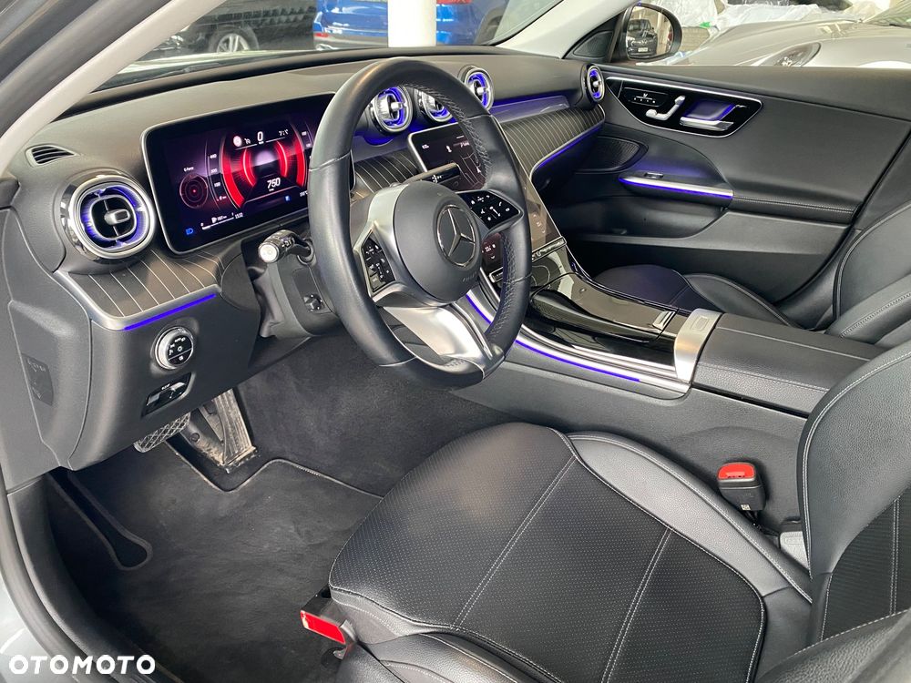 Mercedes-Benz Klasa C 220 d mHEV - 16