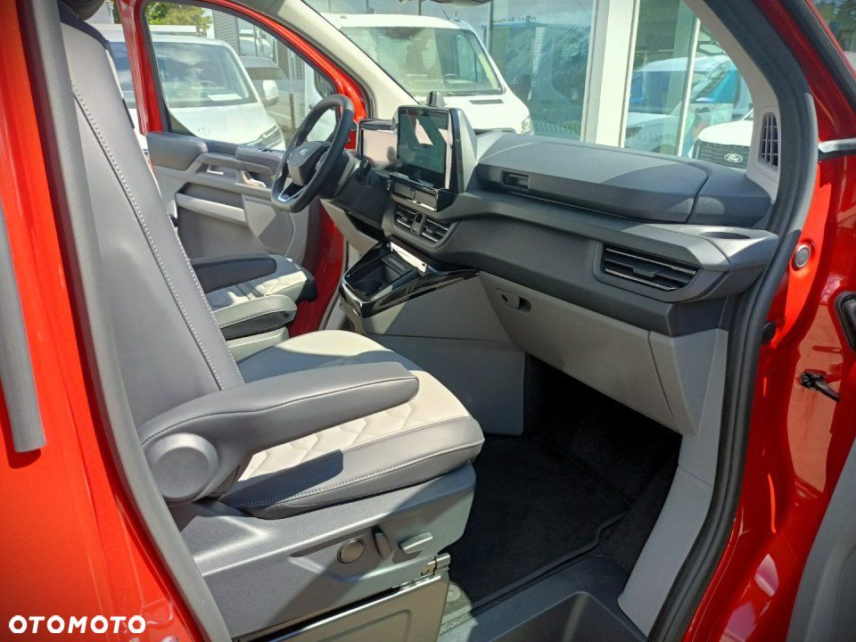 Ford Tourneo Custom - 21