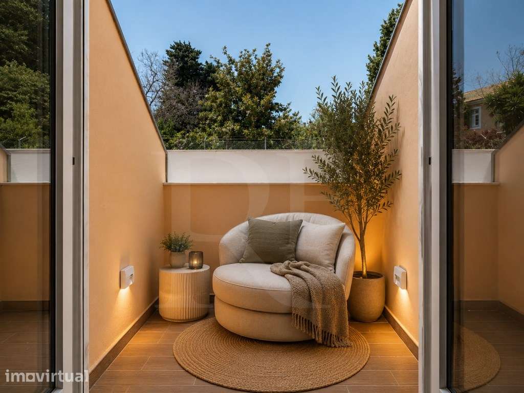 Duplex com terraços e mezanino - Anjos 49 - Grande imagem: 2/17