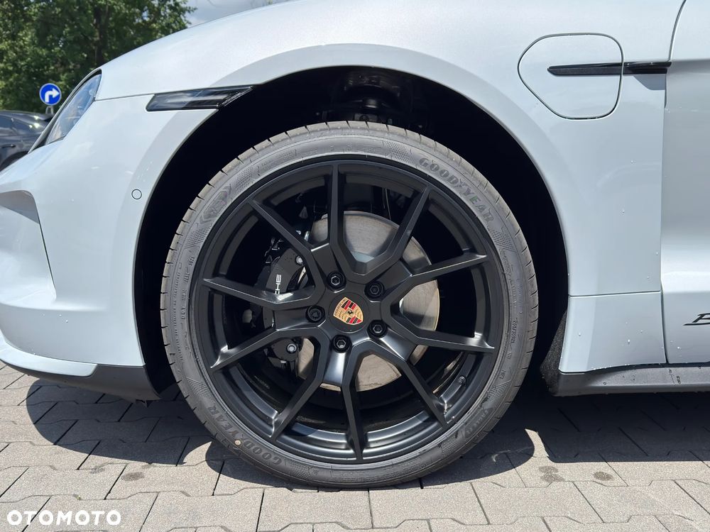 Porsche Taycan 105kWh 4 - 9