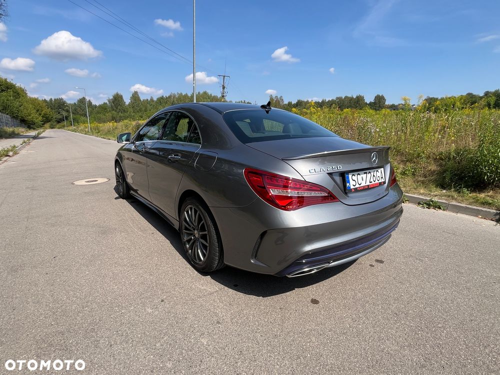 Mercedes-Benz CLA 250 4-Matic AMG Line - 12