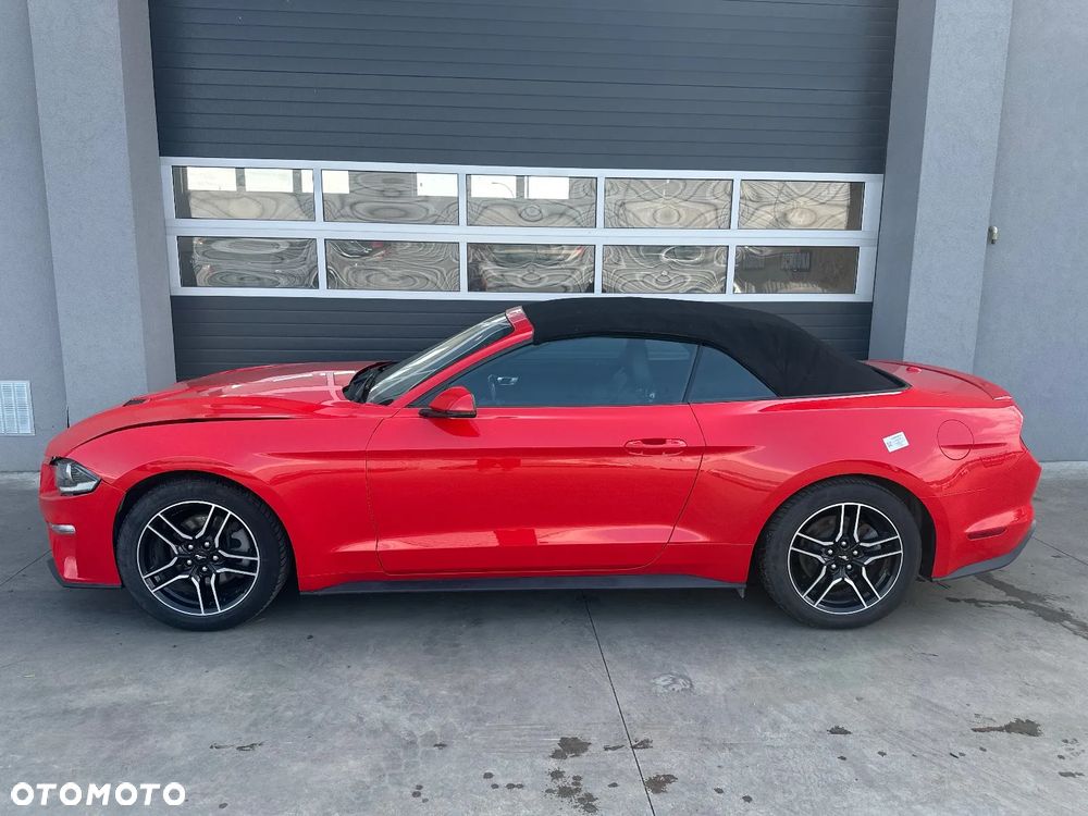 Ford Mustang - 8