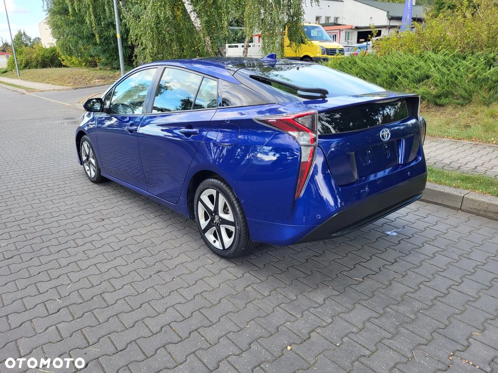Toyota Prius Plug-in 1.8 Hybrid Executive - 4