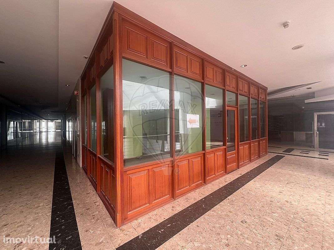 Loja  para arrendamento - Grande imagem: 2/5