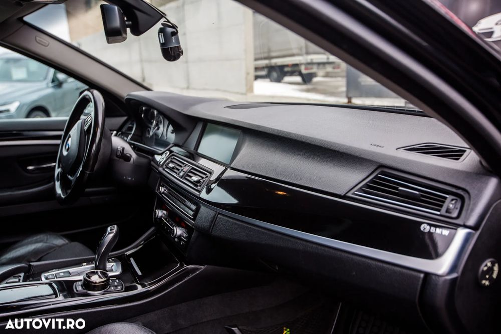 BMW Seria 5 525d xDrive - 21