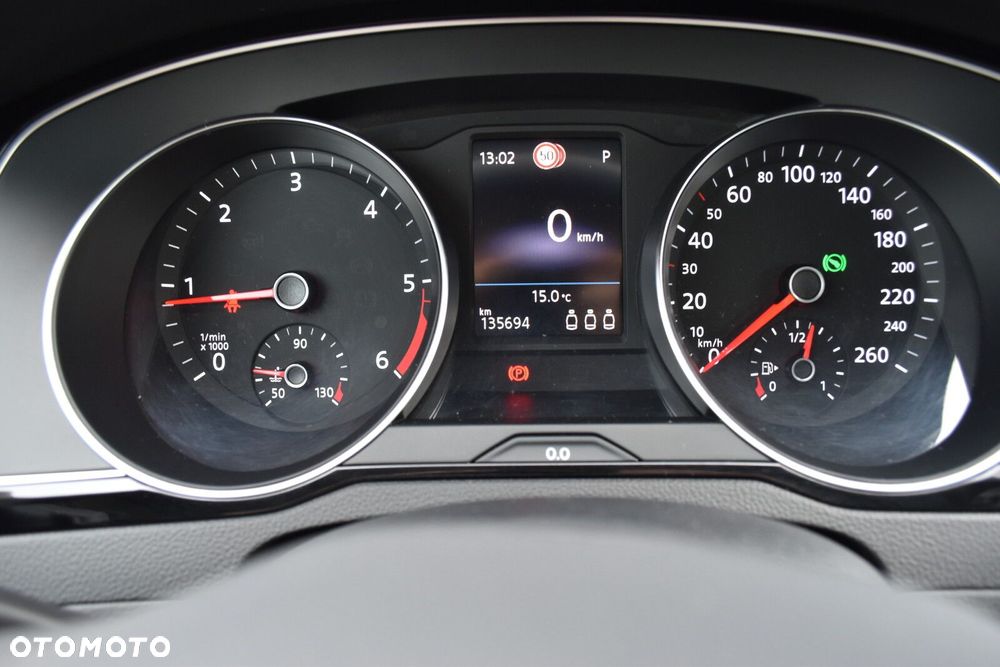 Volkswagen Passat 2.0 TDI Business DSG - 13