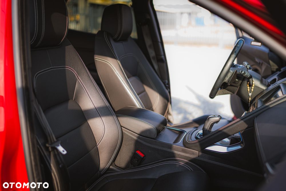 Jaguar E-Pace 2.0 i4D AWD R-Dynamic - 14