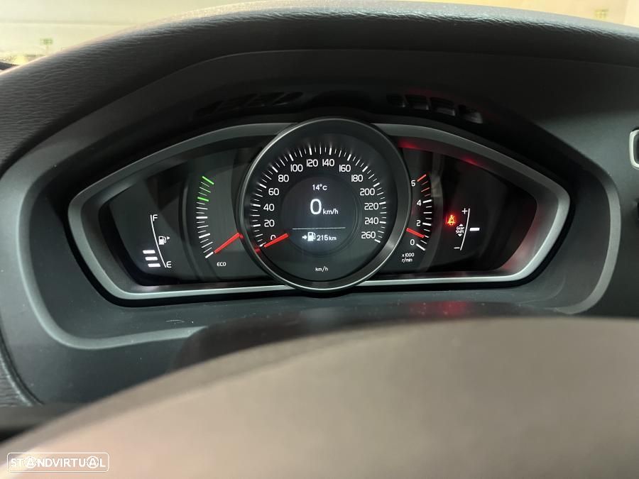 Volvo V40 Cross Country 2.0 D3 Summum - 12