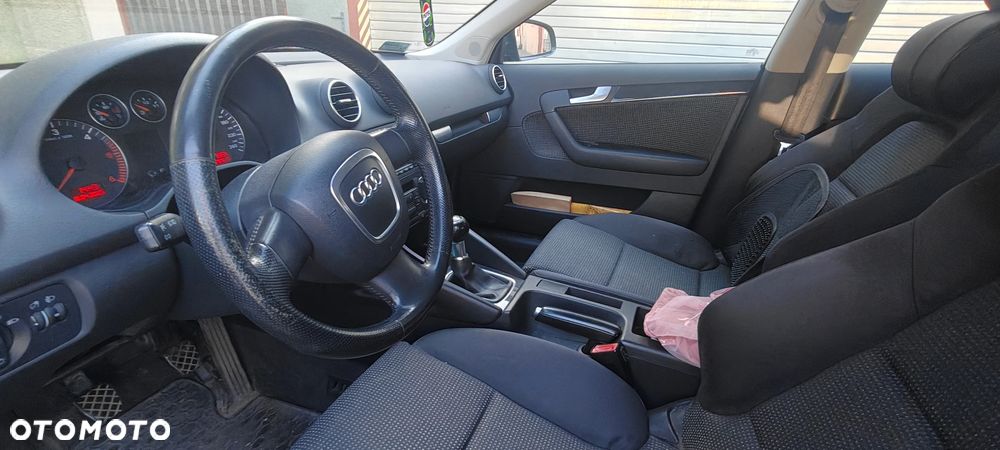 Audi A3 Sportback 2.0 TDI Ambiente - 15