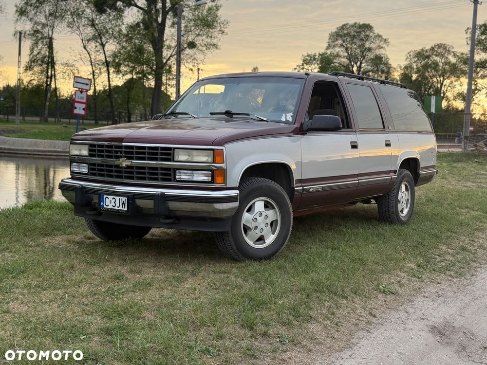 Chevrolet Suburban - 2