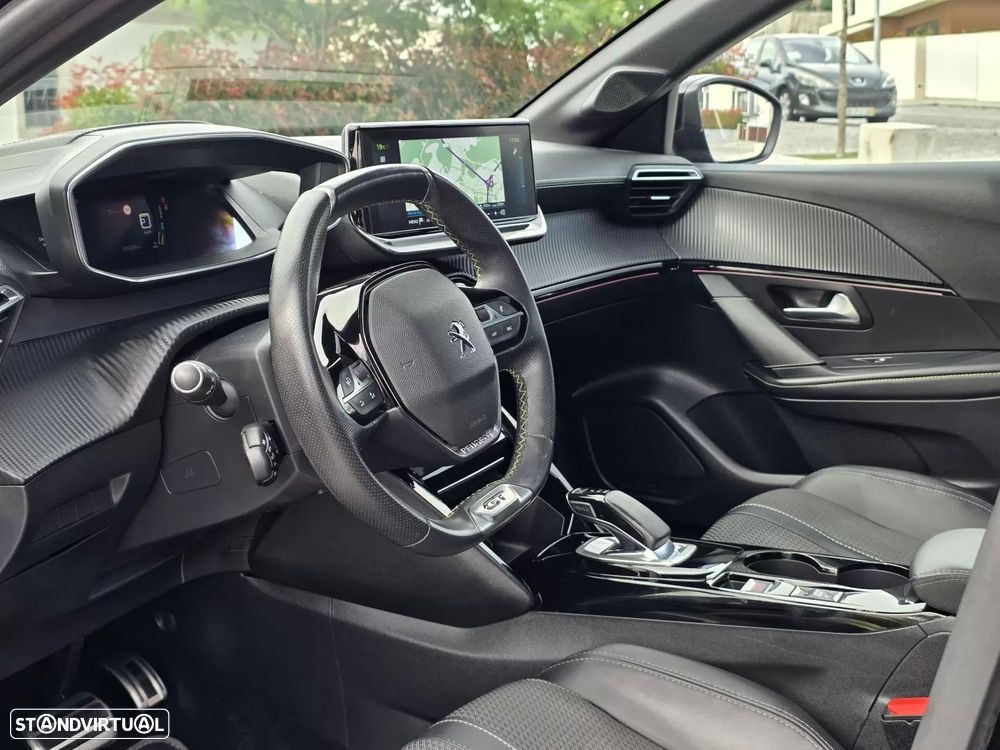 Peugeot e-208 GT - 17