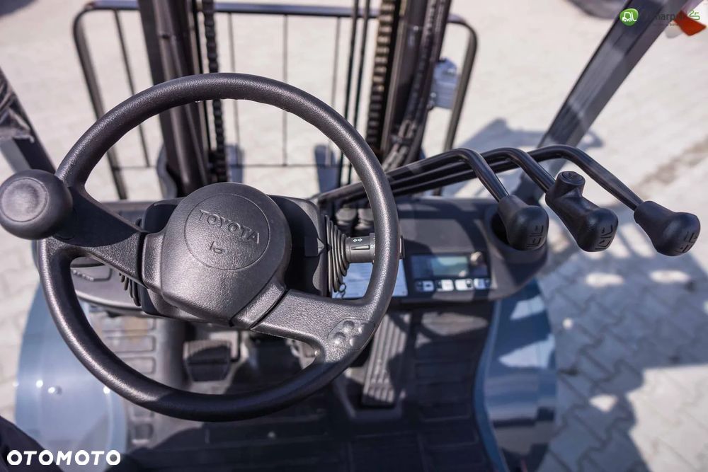 Toyota 02-8FGJF35 - 4