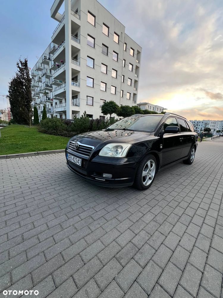 Toyota Avensis 2.0 D-4D High - 1