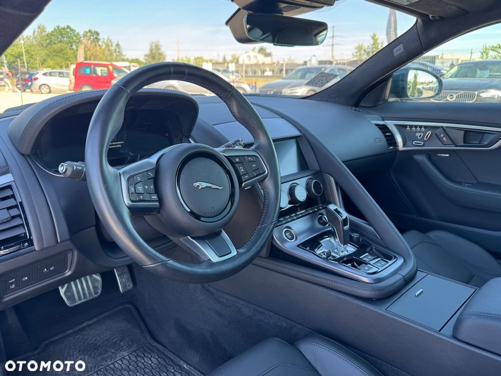 Jaguar F-Type - 11