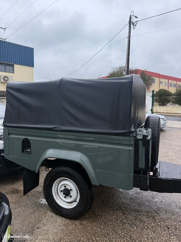 Land Rover Defender 110 SE - 14