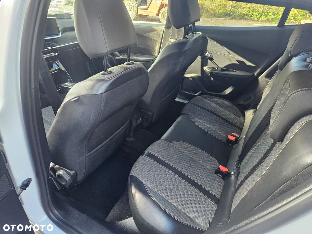 Peugeot 2008 - 10