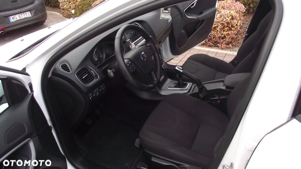 Volvo V40 T2 Kinetic - 25