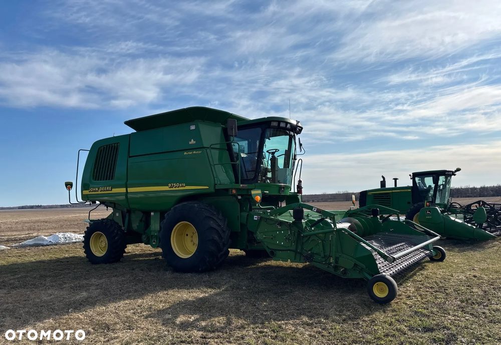 John Deere Kombajn John Deere 9750 STS z 2001 roku - 4