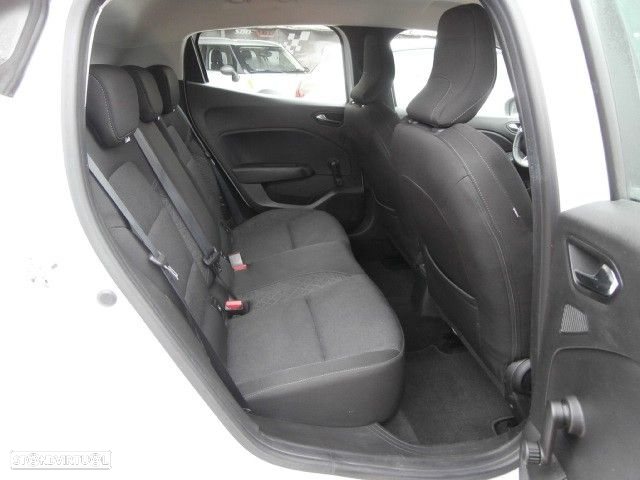 Renault Clio 1.6 E-Tech Full Hybrid Techno - 28