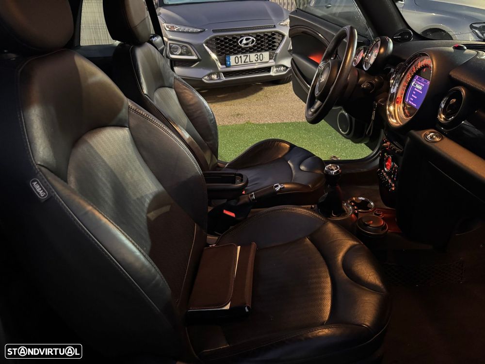 MINI Cabrio Cooper SD - 36