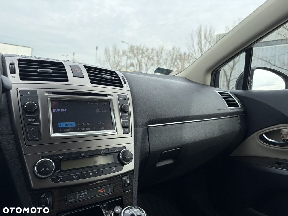 Toyota Avensis 2.0 D-4D Premium - 29