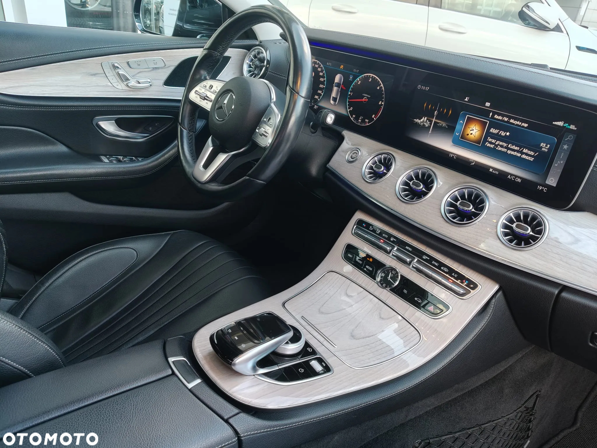 Mercedes-Benz CLS 350 d 4Matic 9G-TRONIC AMG Line - 14