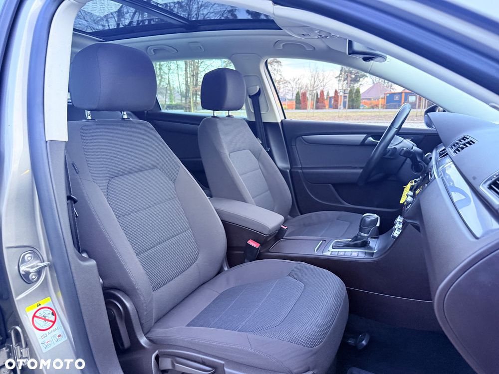Volkswagen Passat Variant 2.0 TDI DSG BlueMotion Technology Highline - 13