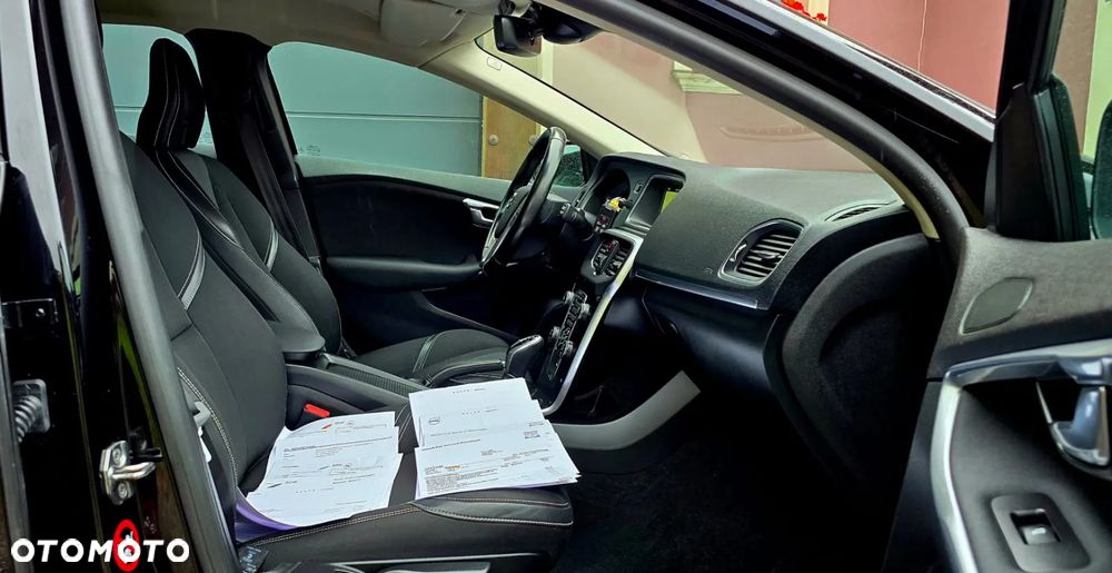 Volvo V40 T3 Drive-E Momentum - 10