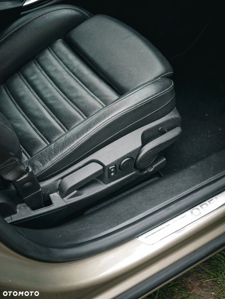 Opel Insignia 2.0 CDTI Cosmo ecoFLEX S&S - 11