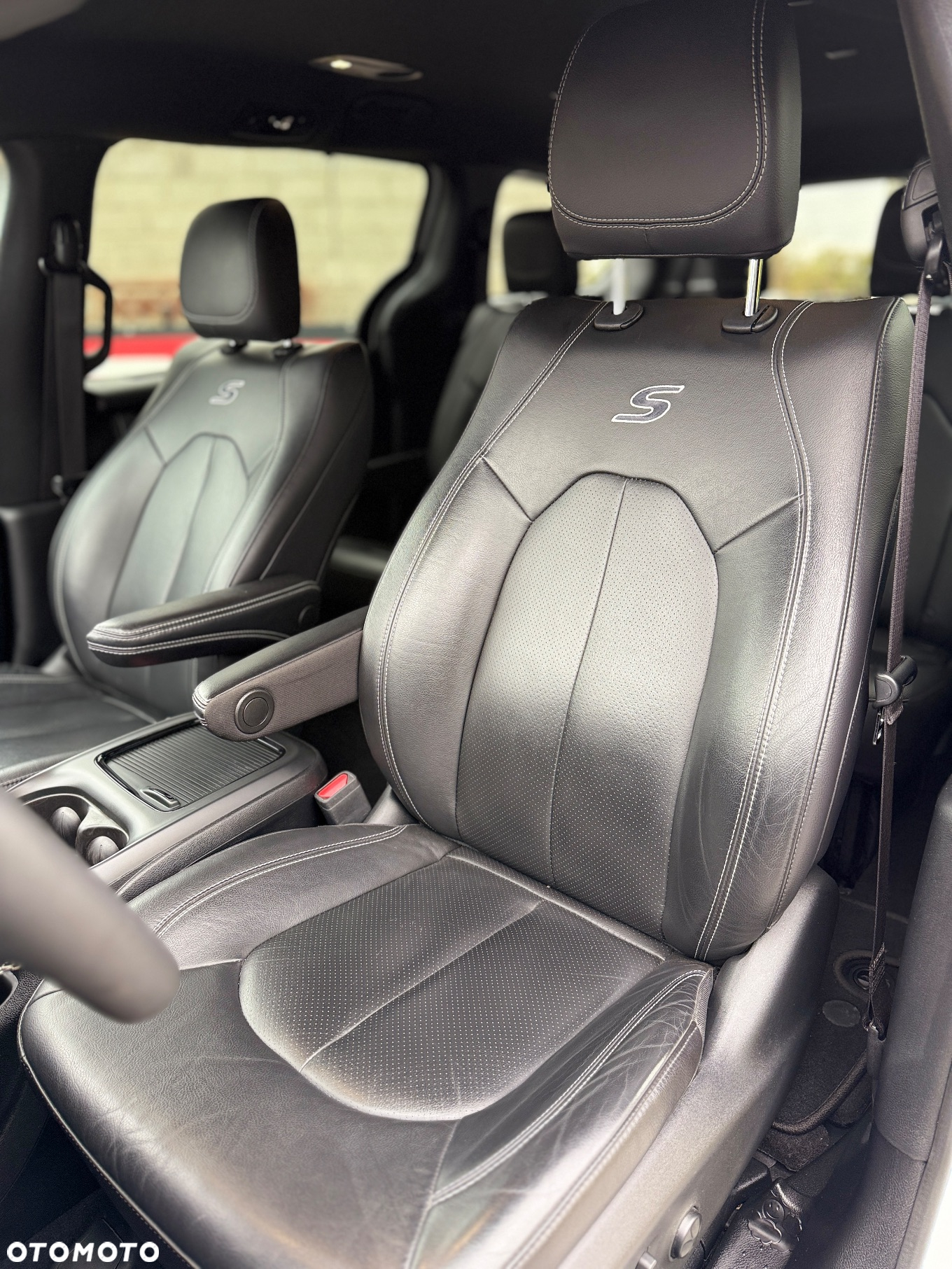 Chrysler Pacifica - 17