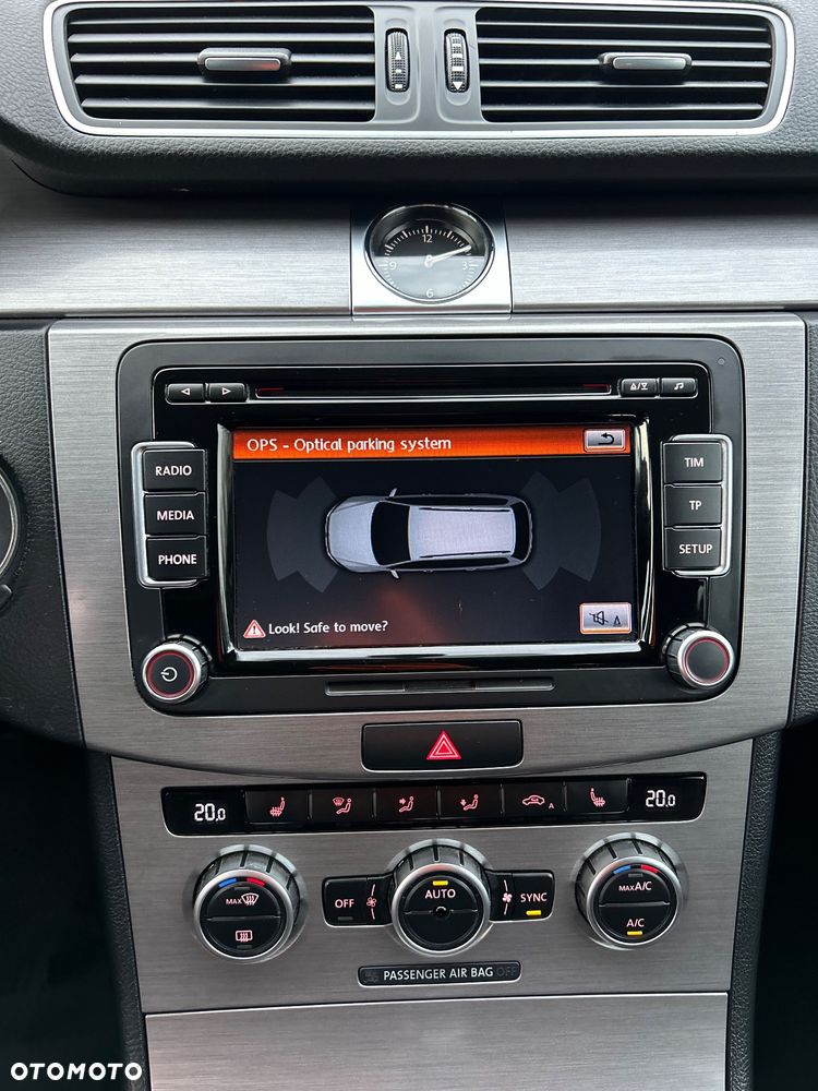 Volkswagen Passat 1.6 TDI DPF BlueMot Highline - 24