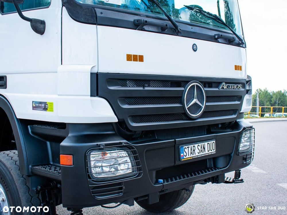 Mercedes-Benz 3332 AK 6x6 podwozie pod zabudowę - 23