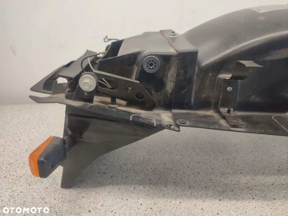 Nadkole, wypełnienie zadupka, kierunkowskazy, mocowanie tablicy rejestracyjnej Honda CBR 1000F CBR1000 F CBR1000F CBR 1000 F SC24 - 14