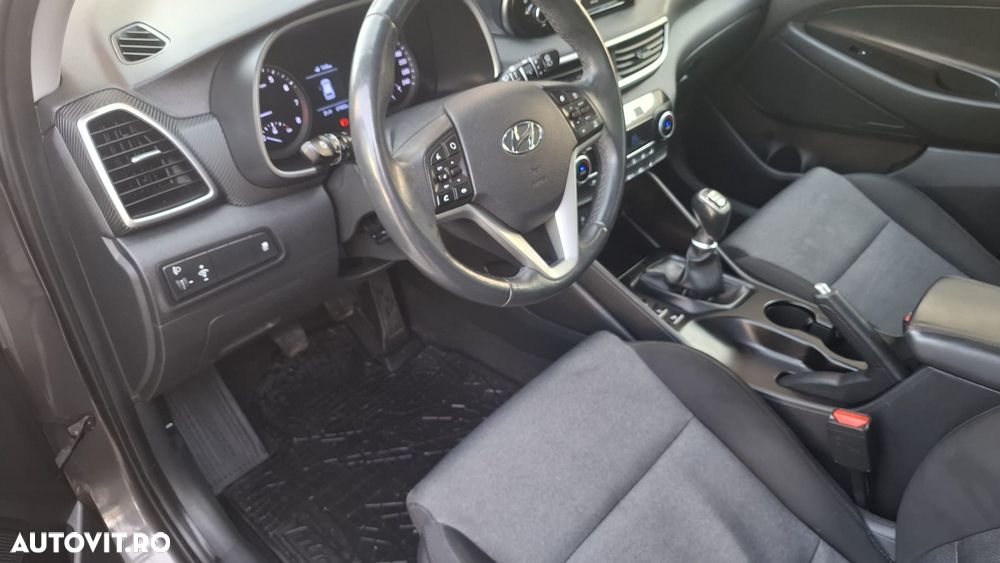 Hyundai Tucson 1.6 GDI 2WD 6MT Style - 11