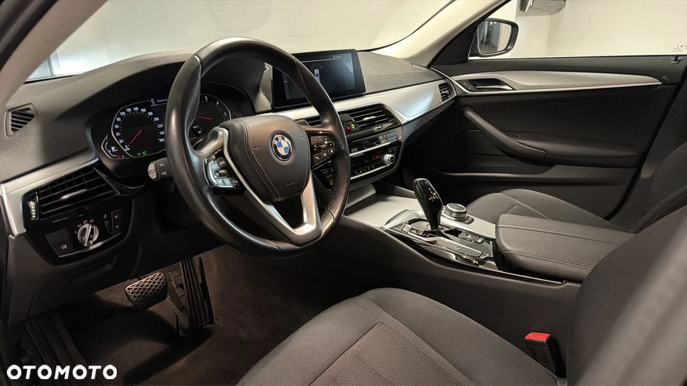 BMW Seria 5 520d mHEV - 13