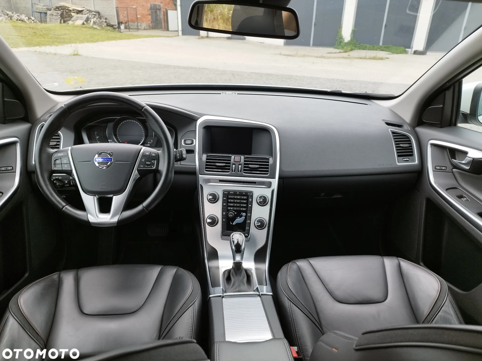 Volvo XC 60 D3 Drive-E Ocean Race - 17