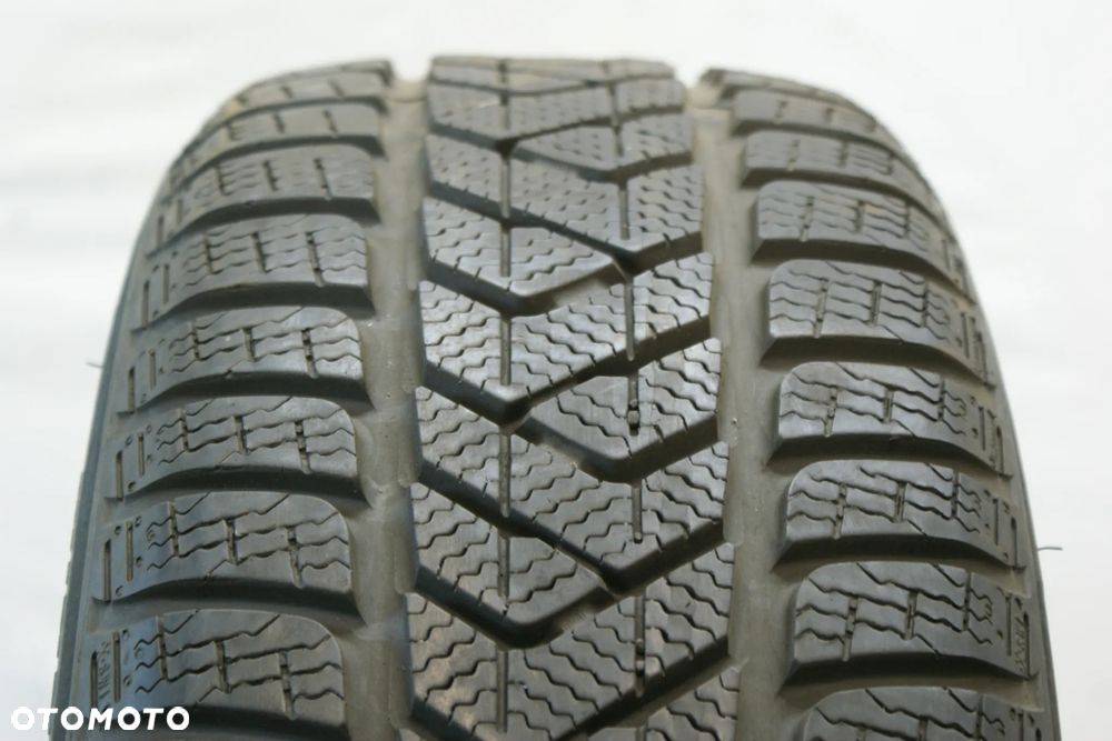 205/60R16 PIRELLI WINTER SOTTOZERO 3 , 6,3mm R1884 - 1